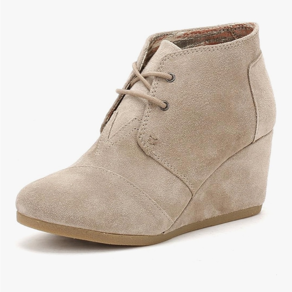 TOMS Desert Wedge Suede Boots in Tan Size 8